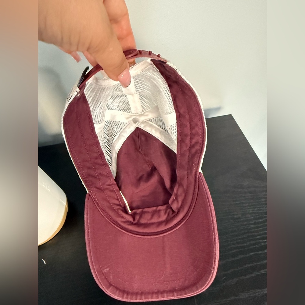 Patagonia‎ Maroon and Cream Mesh Hat - Picture 5 of 5